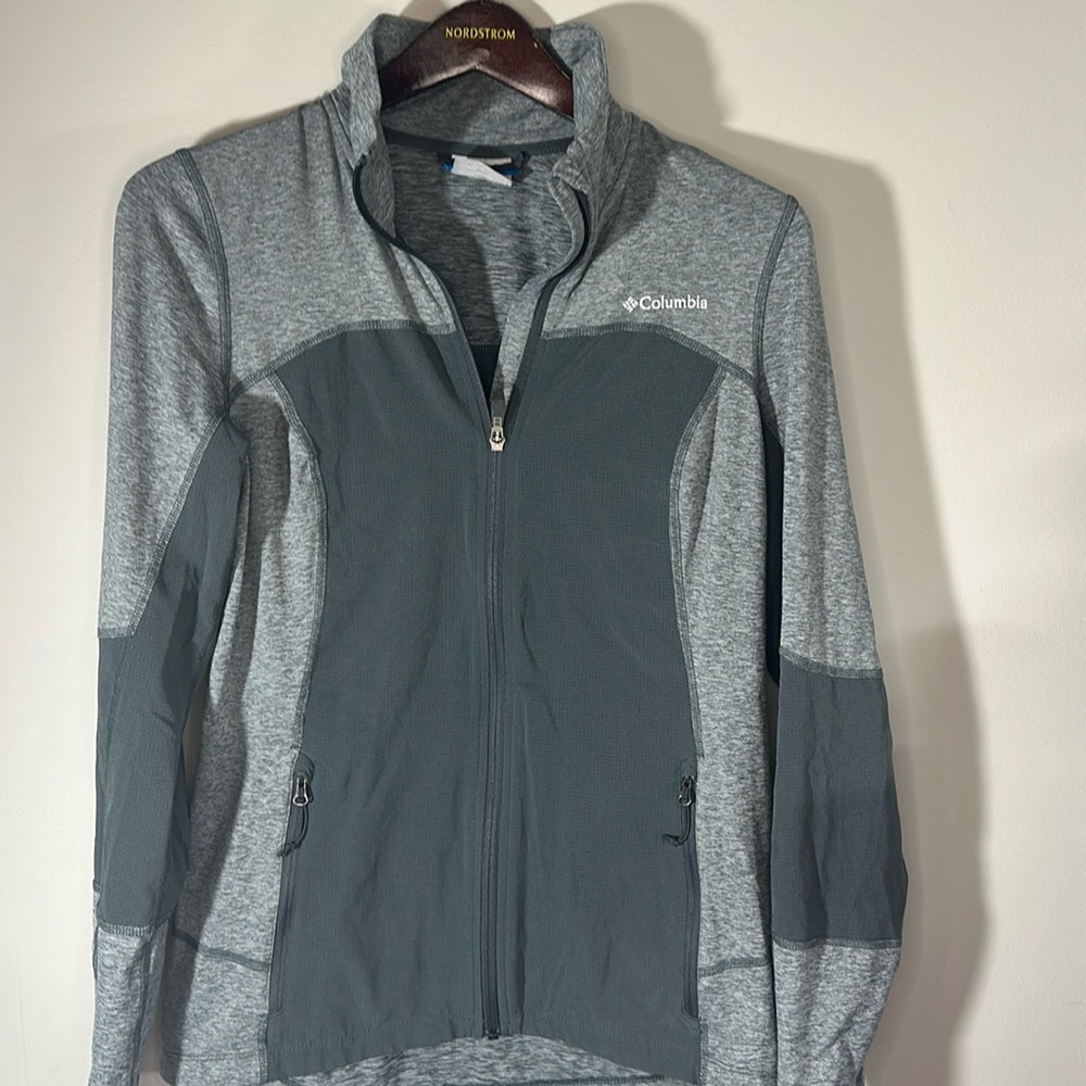 🌼 Columbia Sportswear Women's Grey Jacket Sportswear Women's Grey Jacket. So sm